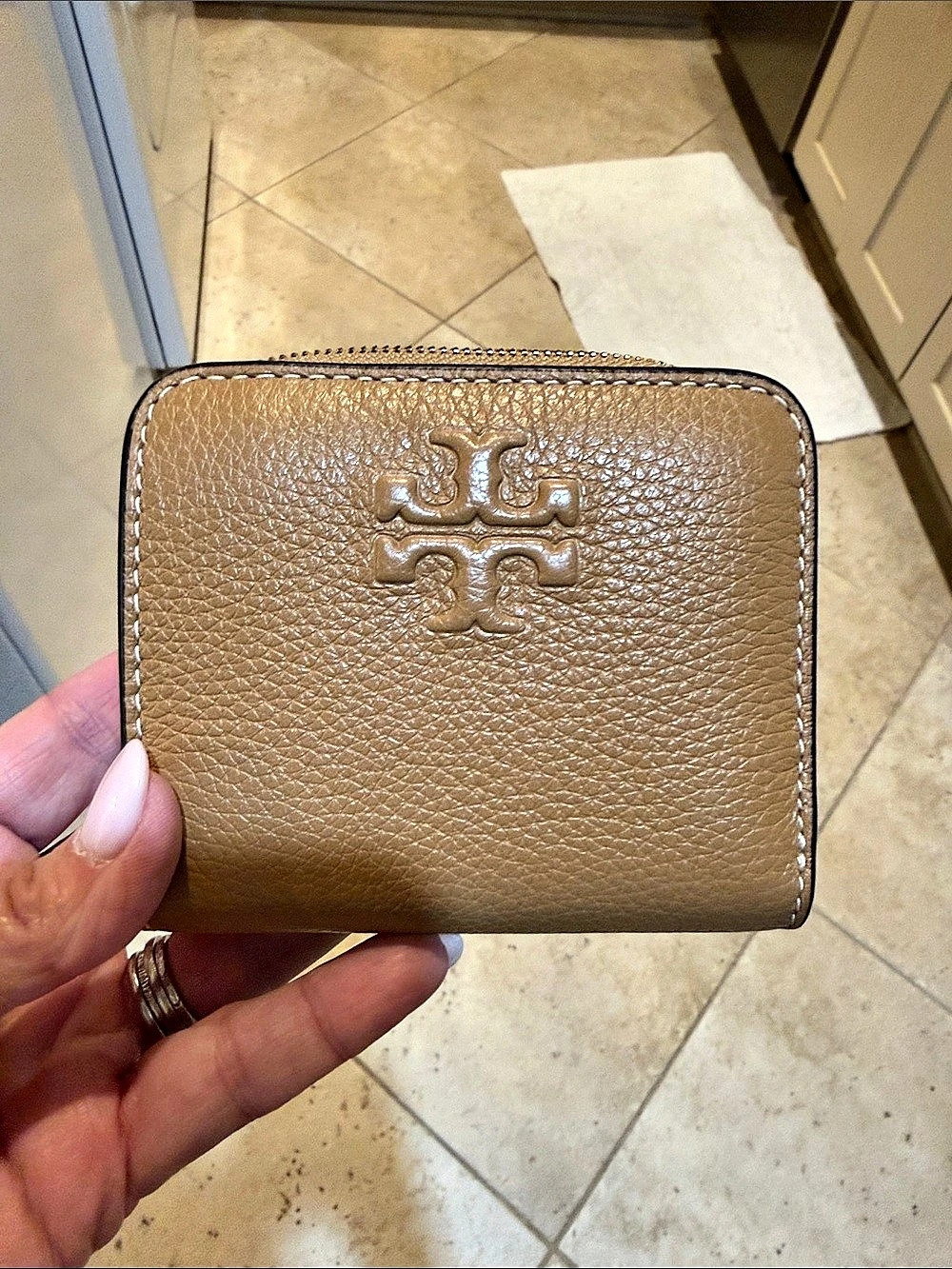 Tory Burch Small Robinson Pebbled Wallet Brown